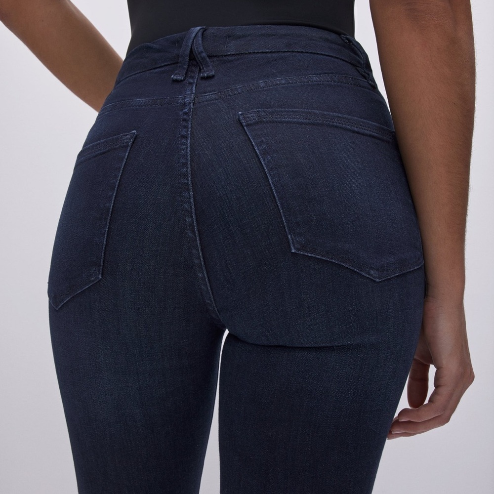 Good American Good Legs Straight Dark Denim Jeans - Picture 4 of 11